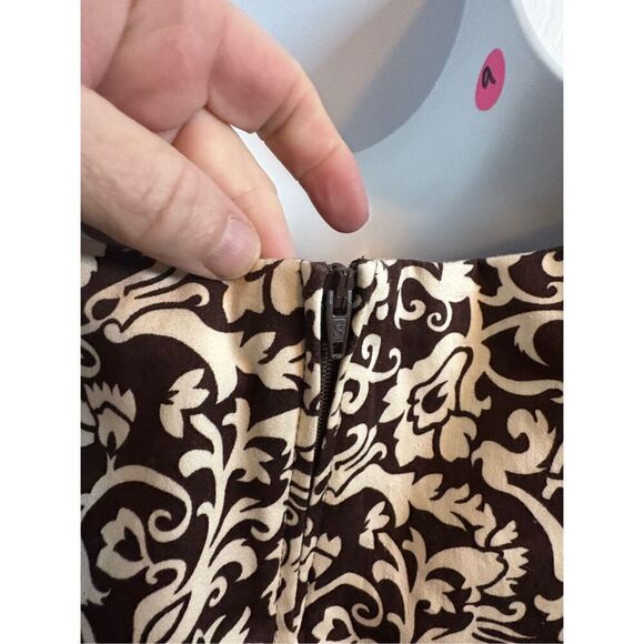 DBY LTD.  Brown and Cream Floral  Sleeveless V-Neck Knee Length Dress. size 12 - Picture 10 of 11